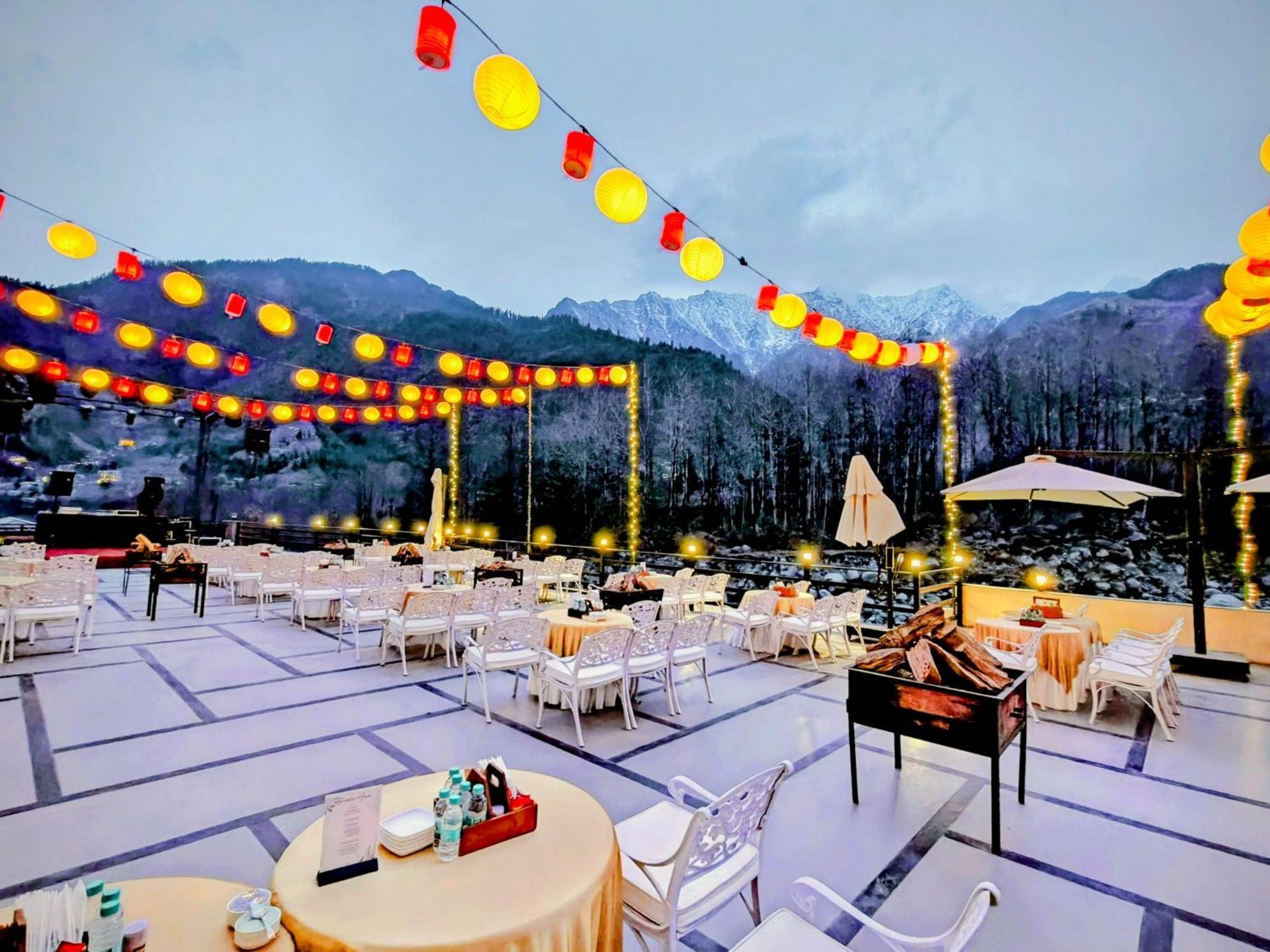 The Allure Grand Resort -A Majestic Riverside Retreat — Photos 1