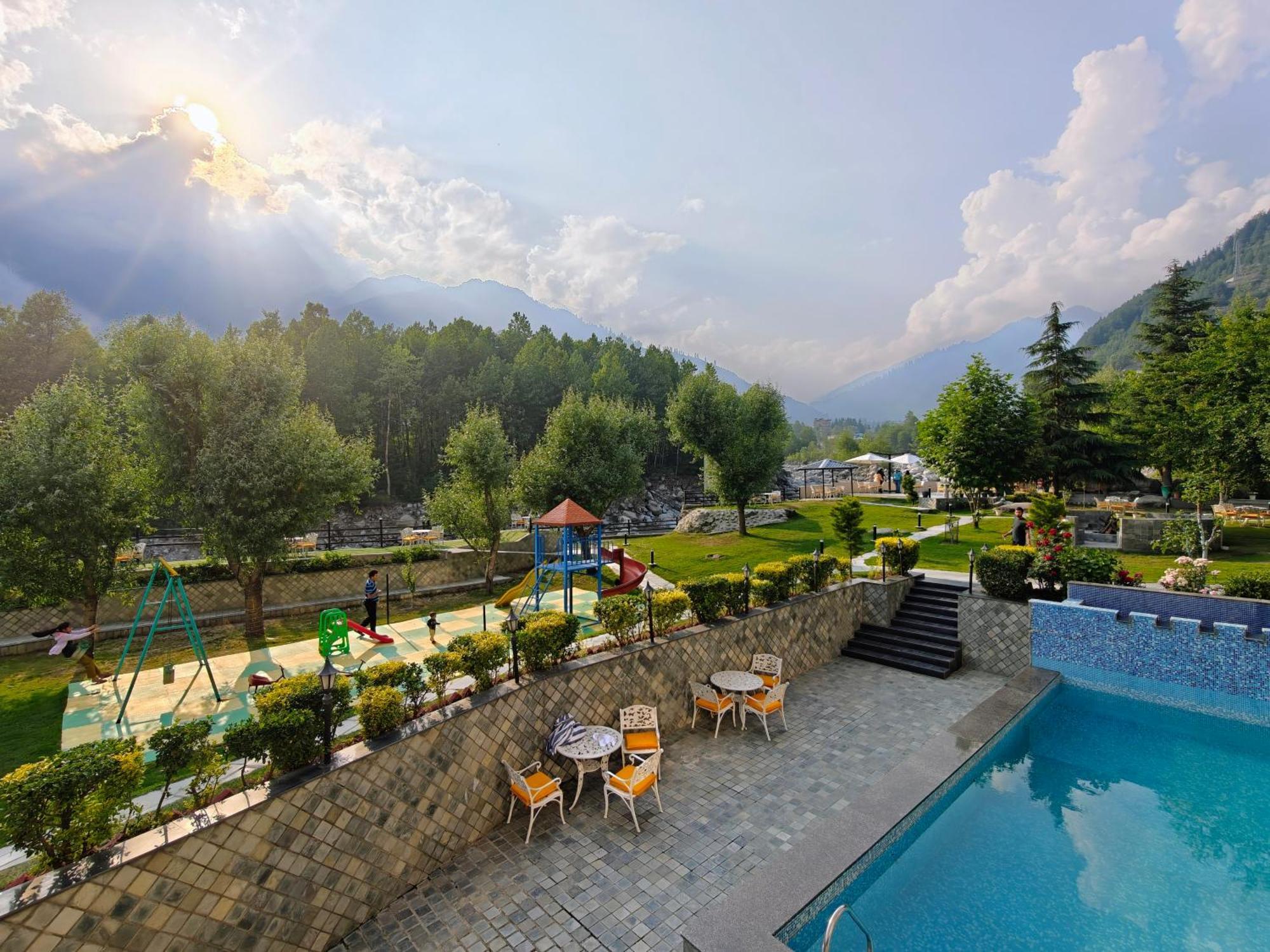 The Allure Grand Resort -A Majestic Riverside Retreat, Manali